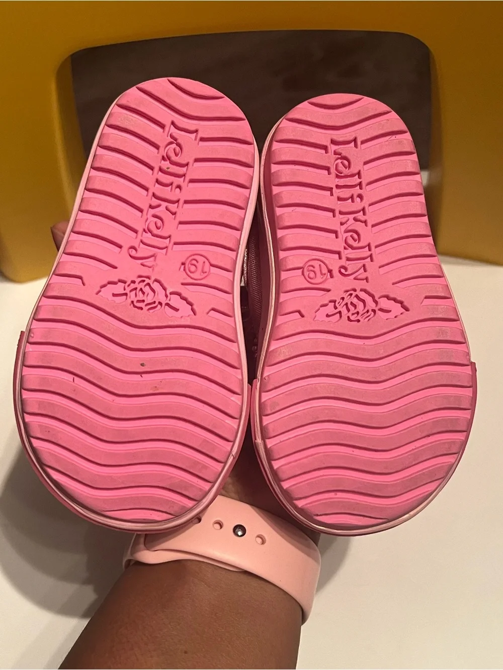 Lelli Kelly Girls' Pink Embroidered Mary Jane Shoes EU 19/US 3.5-4c